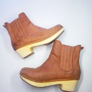 Frye |‎ Wood Heel Ankle Boots, size 8